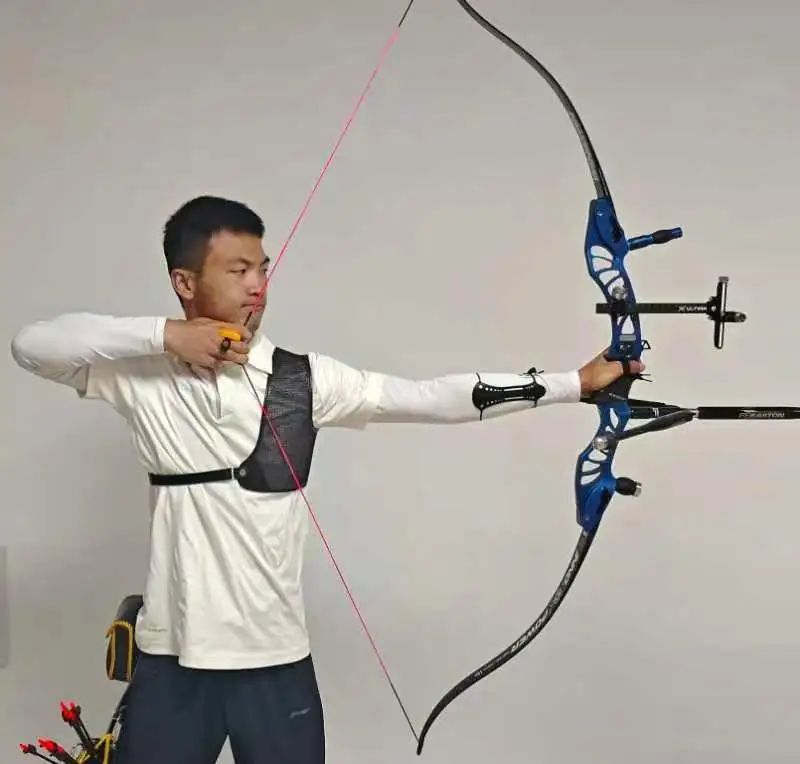 包含委内瑞拉射箭选手实现全国荣耀的词条