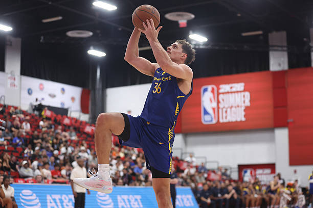 包含防守端表现出色的球队成功力保不败的词条