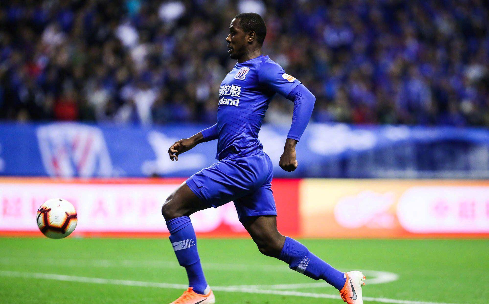 两支豪强交锋,场上火药味十足的简单介绍 两支豪强交锋,场上火药味十足的简单介绍