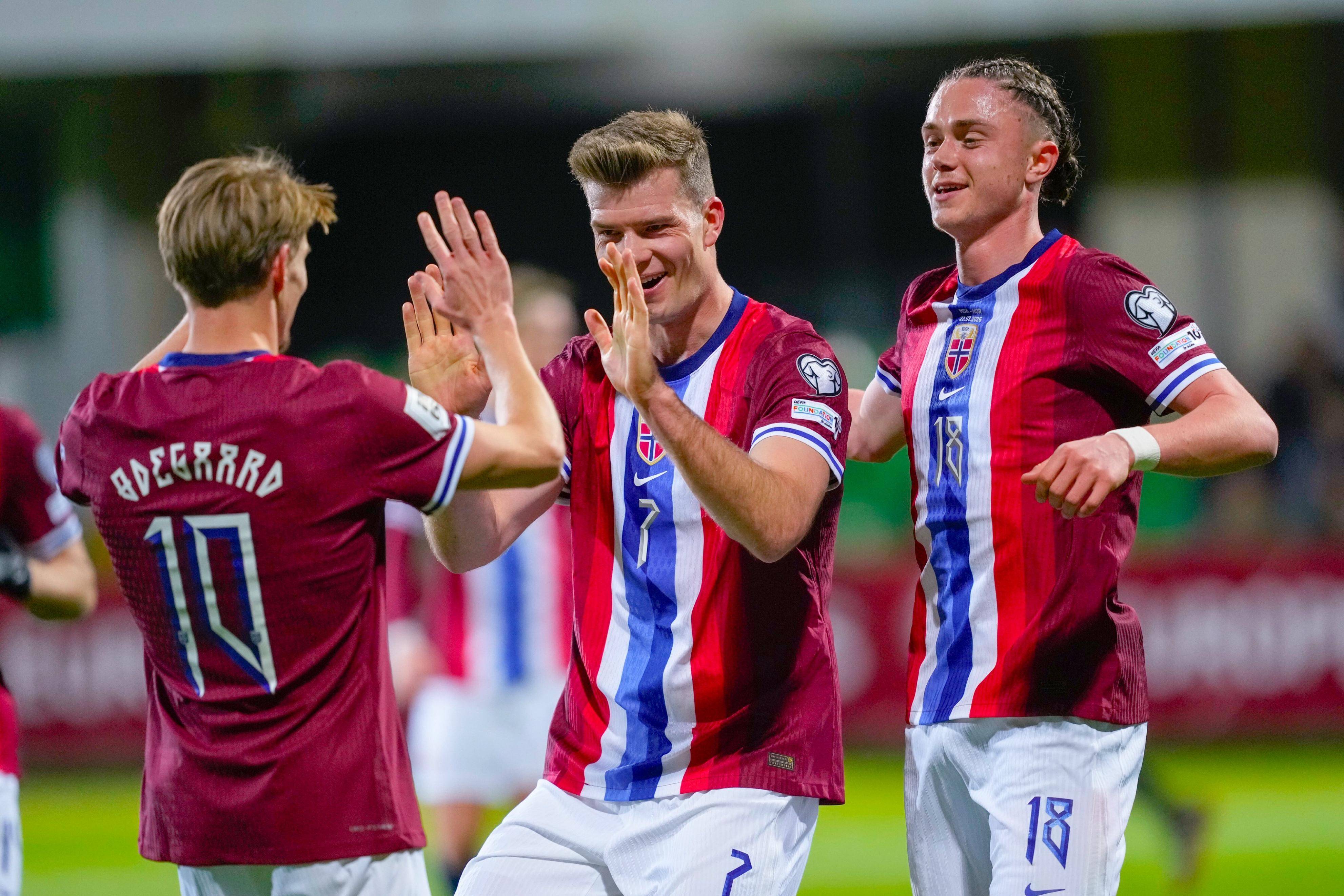 包含挪威选手斩获冠军，喜笑颜开！的词条