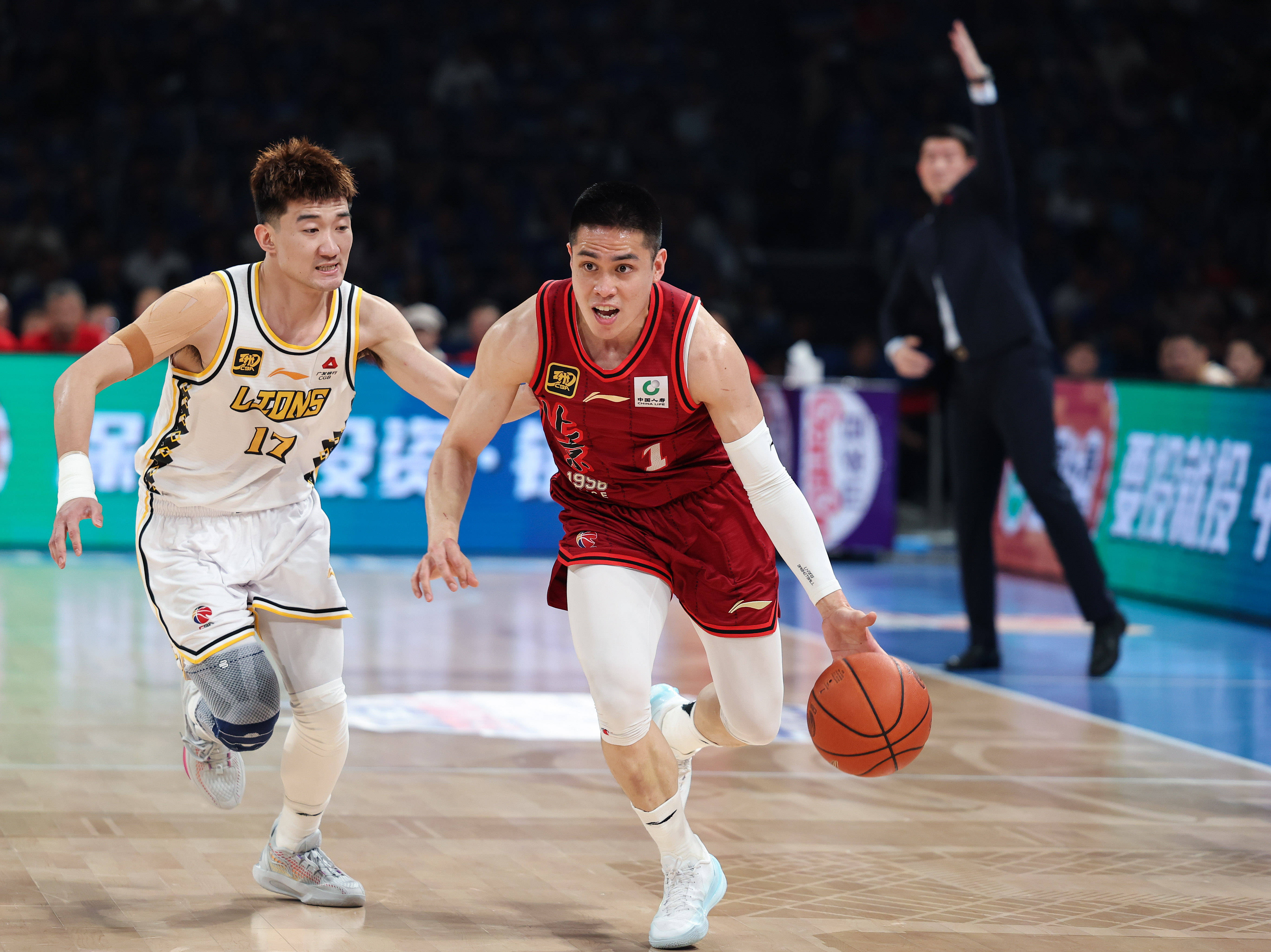 篮球比赛势如破竹，赛季开局火爆的简单介绍