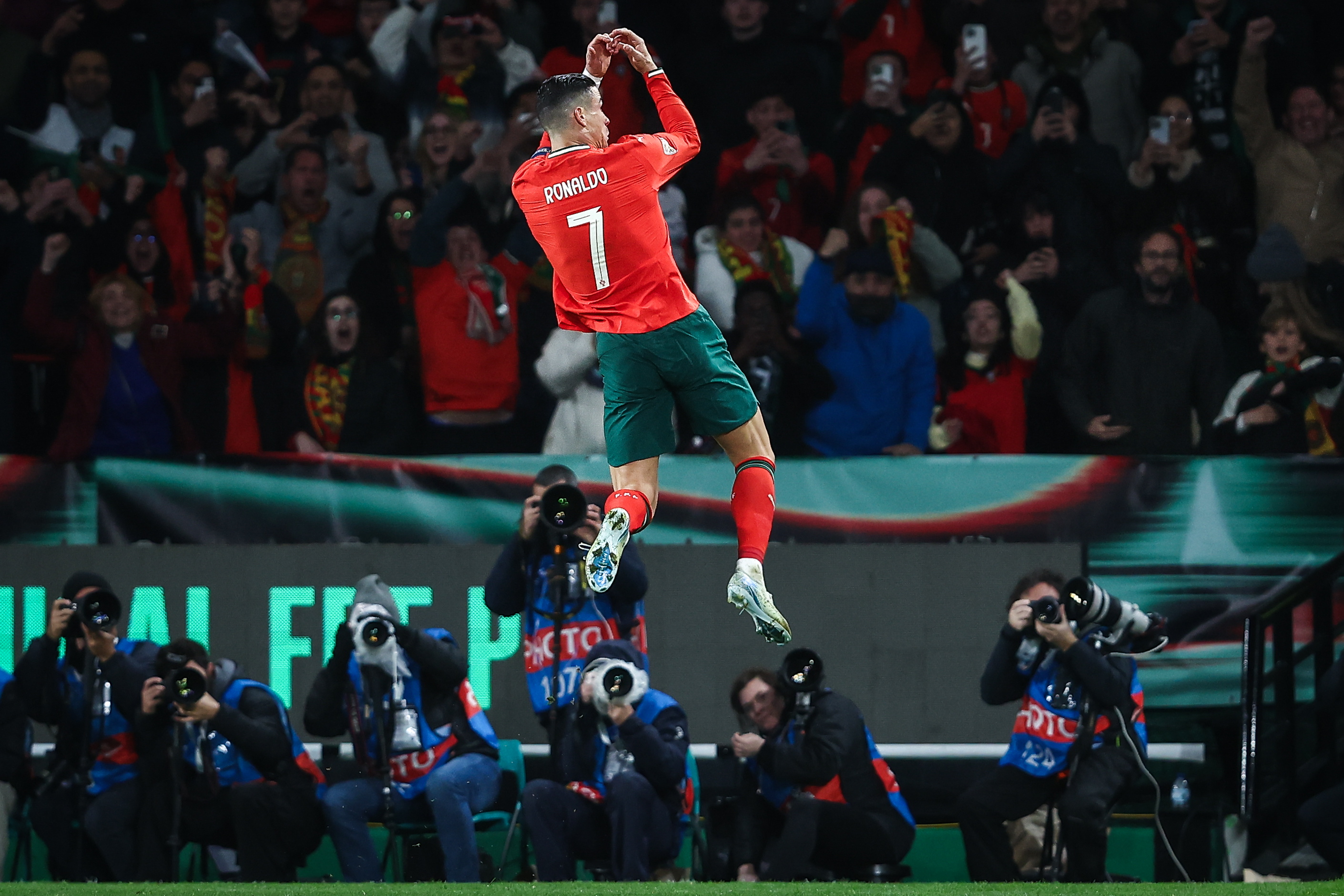 包含葡萄牙大胜卢森堡，实力有了清晰提升的词条