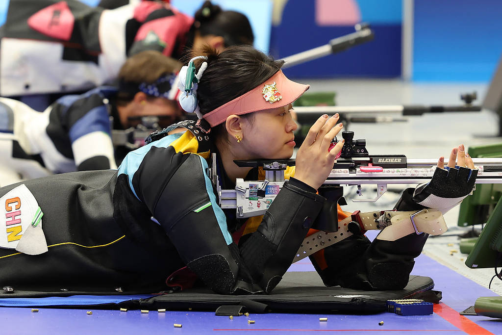 杏彩体育下载-射击项目比拼激烈，选手获得铜牌的简单介绍