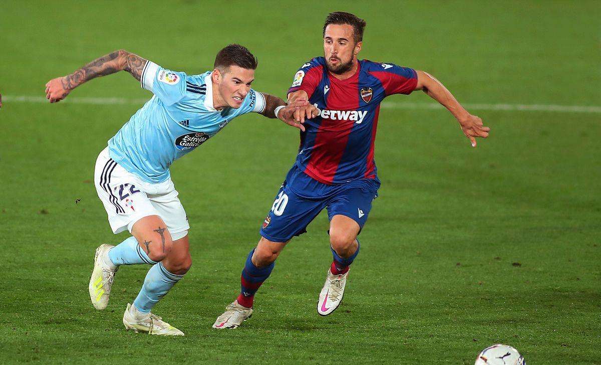 埃瓦尔赢得关键战役，逼近保级区